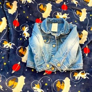 Kids jeans jacket in excellent condition. Worn lightly, purchased at Macy’s!